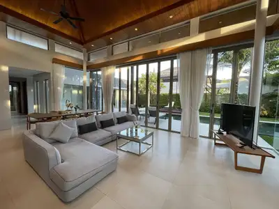 Modern luxury 4 bedrooms with private pool