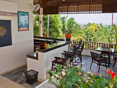 Private pool villa with 6 bedrooms for rent In Choeng Thale