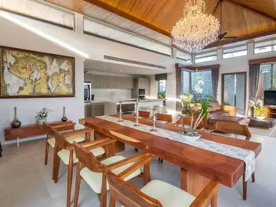 Botanica 4 bedrooms with private pool for rent