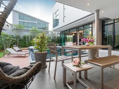 Modern 4 bedrooms with private pool for rent