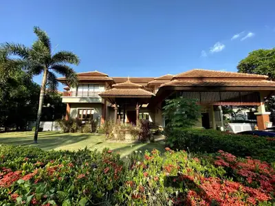 Laguna Water 4 bedrooms with private pool for rent