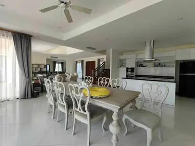Laguna 4 bedrooms with private pool for rent