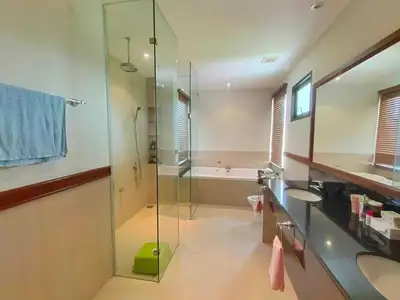Laguna 4 bedrooms with private pool for rent