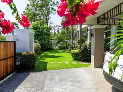 Beautiful 4 bedrooms with private pool for rent in Layan