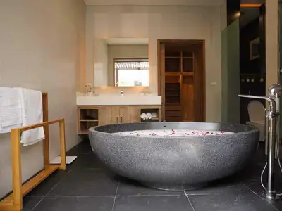 Luxury 5-Bedroom Villa with Private Pool for rent in Choeng Thale