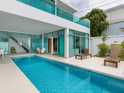 Resale 4-bedroom private pool villa in Kamala