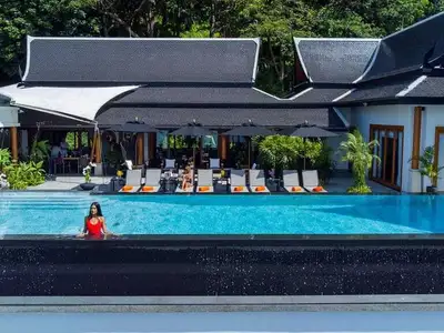Stunning seaview 10 bedrooms villa with priavte pool for rent in Surin