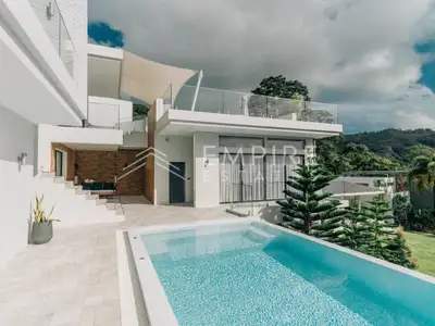 Seaview Large 6 bedroom villa for sale in Kamala