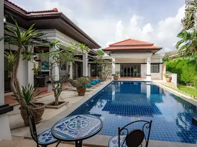 Luxury 4 bedroom villa for rent in Choeng Thale