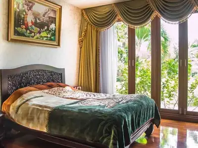 Laguna 5 bedrooms with Large garden for rent in Choeng Thale