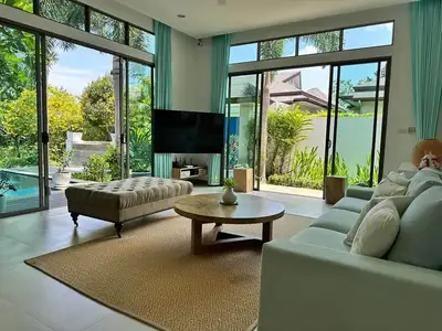 Spacious 3 bedroom with private pool for rent in Layan Beach