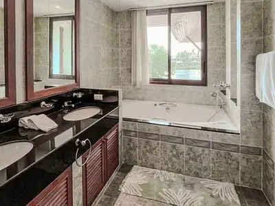 Laguna Lake view – 4 bedrooms with private swimming pool for rent in Choeng Thale