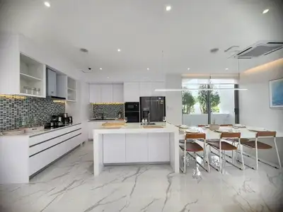 Modern 3-Bedroom Villa with Private Pool in Ban Don, Phuket