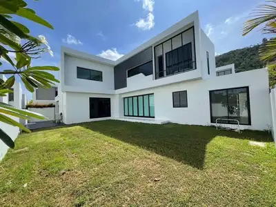 Exquisite 4-Bedroom Villa Near IKEA Phuket with Modern Amenities