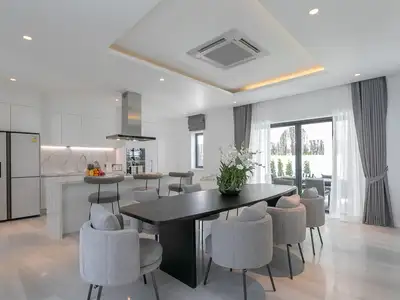 Luxurious 5-Bedroom Villa For Sale | SC16072551