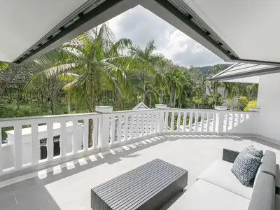 Luxurious 5-Bedroom Villa For Sale | SC16072551