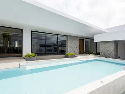 Clover Residence: Luxurious 3-Bedroom Villa in Laguna for Sale | SD29072550