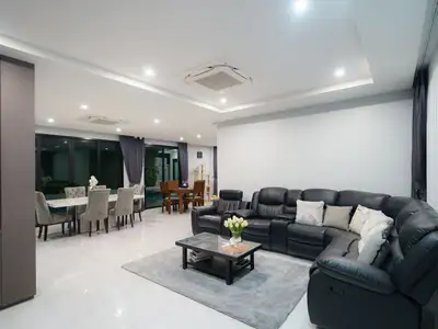 6-Bedroom Pool Villa for Sale in Surin Bangtao Phuket | SD14102501