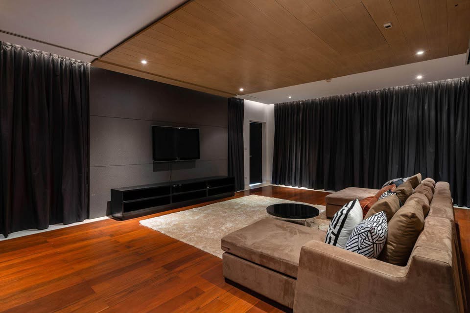 582454962_10163427230942378_7515234463390007540_n